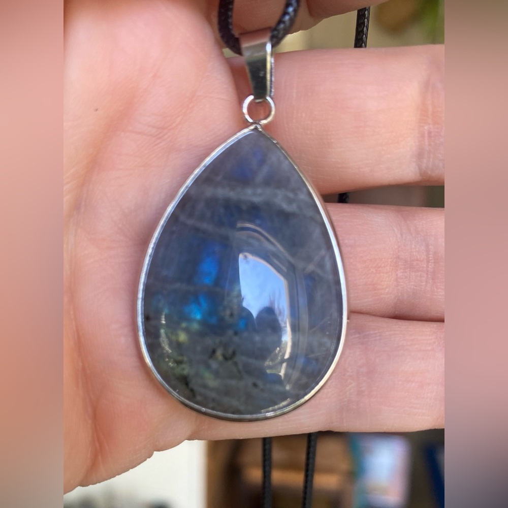 Rainbow Labradorite Teardrop Pendant - Picture 5 of 7